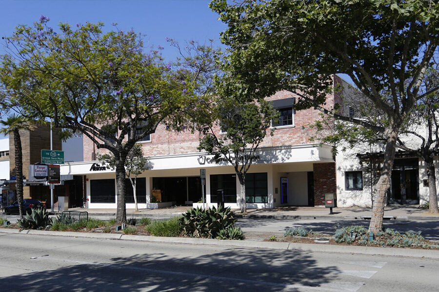 527 South Lake Avenue exterior office space on South Lake Avenue in Pasadena